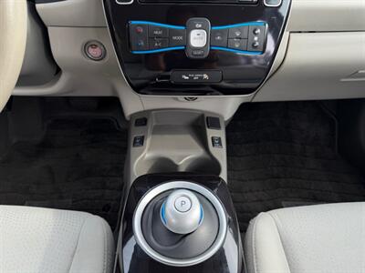 2013 Nissan LEAF SV - Photo 57 - Gladstone, OR 97027
