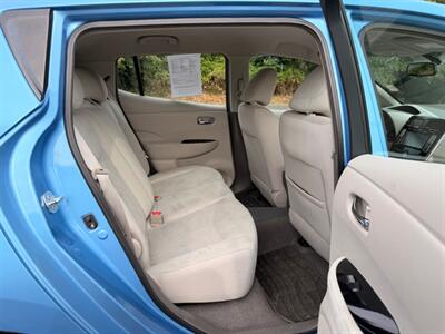2013 Nissan LEAF SV - Photo 12 - Gladstone, OR 97027