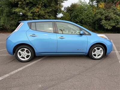 2013 Nissan LEAF SV - Photo 6 - Gladstone, OR 97027