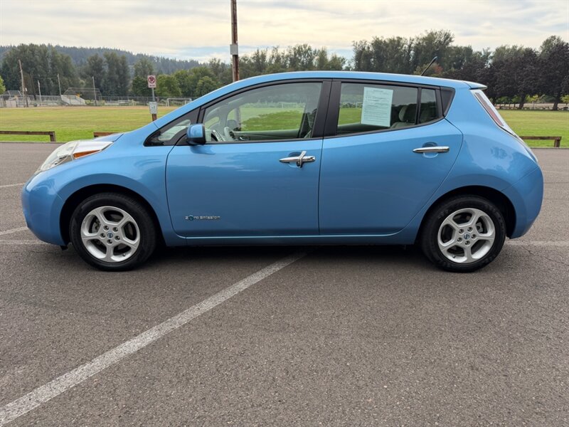 2013 Nissan LEAF SV  