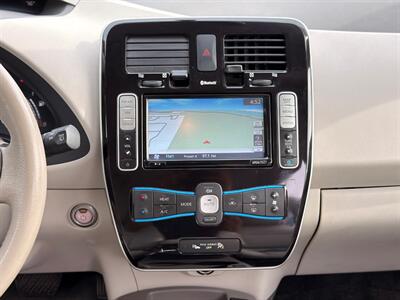 2013 Nissan LEAF SV - Photo 18 - Gladstone, OR 97027