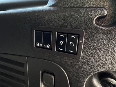 2018 Chevrolet Suburban LT   - Photo 36 - Gladstone, OR 97027