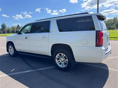 2018 Chevrolet Suburban LT   - Photo 3 - Gladstone, OR 97027