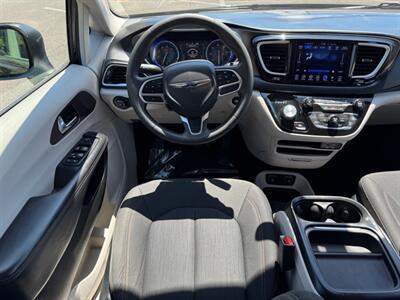 2017 Chrysler Pacifica Touring Plus   - Photo 23 - Gladstone, OR 97027