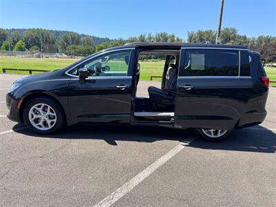 2017 Chrysler Pacifica Touring Plus   - Photo 42 - Gladstone, OR 97027