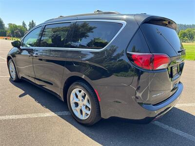 2017 Chrysler Pacifica Touring Plus   - Photo 3 - Gladstone, OR 97027