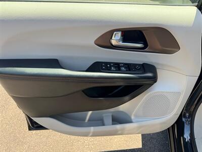 2017 Chrysler Pacifica Touring Plus   - Photo 33 - Gladstone, OR 97027