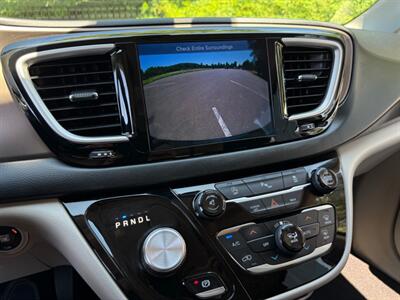 2017 Chrysler Pacifica Touring Plus   - Photo 21 - Gladstone, OR 97027