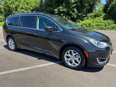 2017 Chrysler Pacifica Touring Plus   - Photo 7 - Gladstone, OR 97027