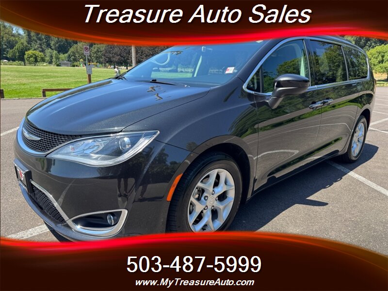 2017 Chrysler Pacifica Touring Plus - Photo 1 - Gladstone, OR 97027