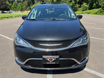 2017 Chrysler Pacifica Touring Plus   - Photo 8 - Gladstone, OR 97027