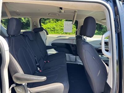 2017 Chrysler Pacifica Touring Plus   - Photo 13 - Gladstone, OR 97027