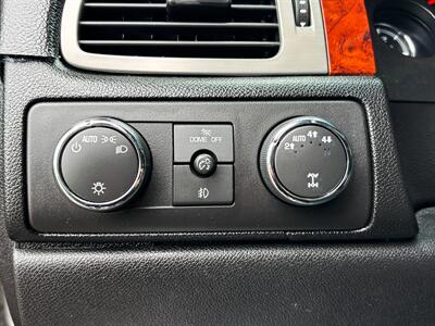 2012 Chevrolet Avalanche LTZ   - Photo 52 - Gladstone, OR 97027