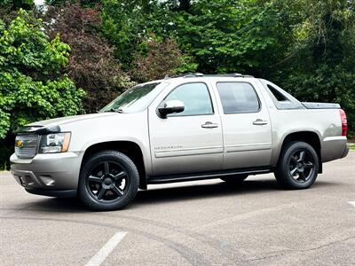 2012 Chevrolet Avalanche LTZ   - Photo 3 - Gladstone, OR 97027