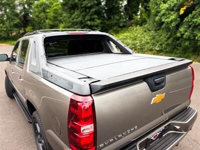 2012 Chevrolet Avalanche LTZ   - Photo 9 - Gladstone, OR 97027