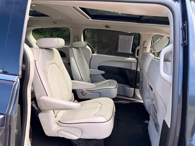 2020 Chrysler Pacifica Limited - Photo 13 - Gladstone, OR 97027
