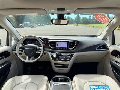 2020 Chrysler Pacifica Limited - Photo 16 - Gladstone, OR 97027