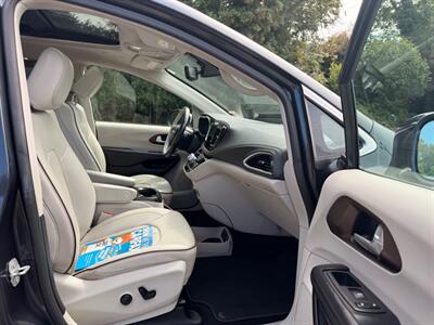 2020 Chrysler Pacifica Limited - Photo 12 - Gladstone, OR 97027