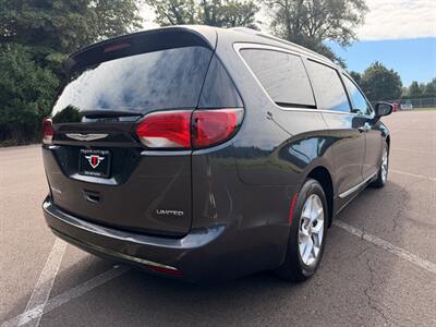 2020 Chrysler Pacifica Limited - Photo 5 - Gladstone, OR 97027