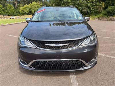2020 Chrysler Pacifica Limited - Photo 8 - Gladstone, OR 97027