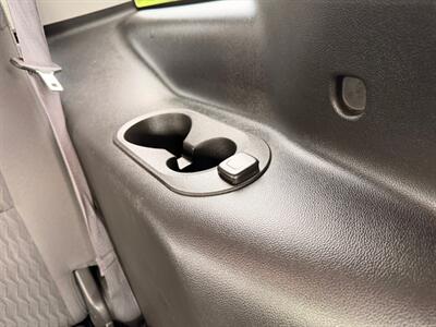 2016 GMC Yukon SLE - Photo 38 - Gladstone, OR 97027