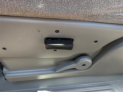 2005 Chevrolet Avalanche 1500 LS   - Photo 36 - Gladstone, OR 97027