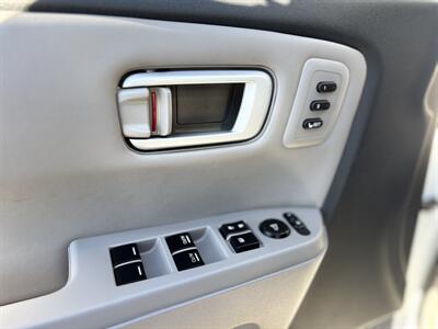 2009 Honda Pilot Touring w/Navi w/DVD  1 Owner ! Newer Timing Belt and Water Pump ! - Photo 30 - Gladstone, OR 97027