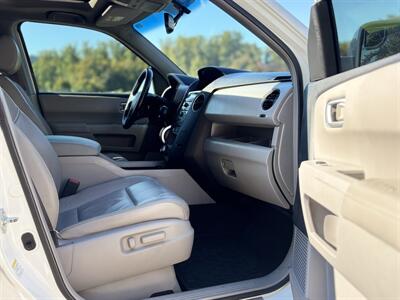 2009 Honda Pilot Touring w/Navi w/DVD  1 Owner ! Newer Timing Belt and Water Pump ! - Photo 13 - Gladstone, OR 97027