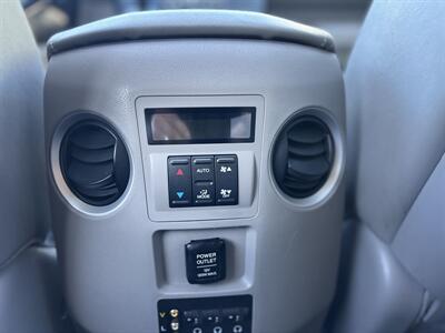 2009 Honda Pilot Touring w/Navi w/DVD  1 Owner ! Newer Timing Belt and Water Pump ! - Photo 23 - Gladstone, OR 97027