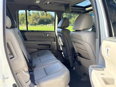 2009 Honda Pilot Touring w/Navi w/DVD  1 Owner ! Newer Timing Belt and Water Pump ! - Photo 14 - Gladstone, OR 97027