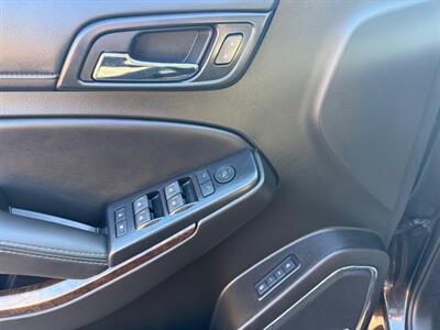 2018 Chevrolet Suburban LT  3rd row seats ! - Photo 35 - Gladstone, OR 97027