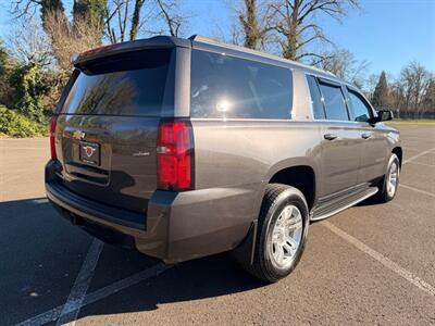 2018 Chevrolet Suburban LT  3rd row seats ! - Photo 5 - Gladstone, OR 97027