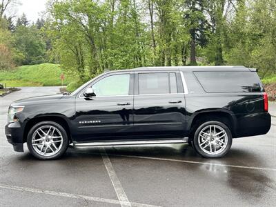 2015 Chevrolet Suburban LTZ  3rd row seats ! - Photo 2 - Gladstone, OR 97027