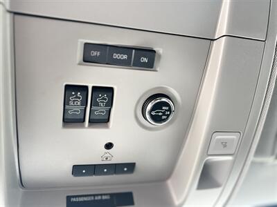 2015 Chevrolet Suburban LTZ  3rd row seats ! - Photo 19 - Gladstone, OR 97027