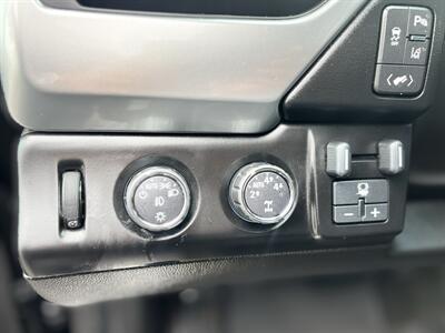 2015 Chevrolet Suburban LTZ  3rd row seats ! - Photo 13 - Gladstone, OR 97027