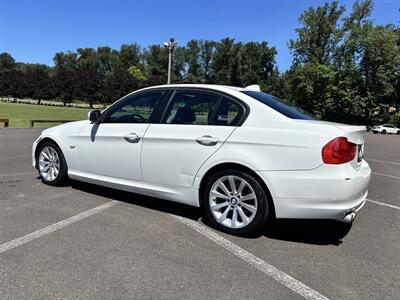 2011 BMW 3 Series 328i - Photo 6 - Gladstone, OR 97027
