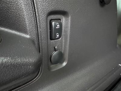 2014 Lincoln MKX AWD SUV - Photo 38 - Gladstone, OR 97027