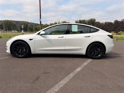 2022 Tesla Model 3 - Photo 2 - Gladstone, OR 97027