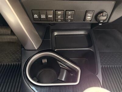 2017 Toyota RAV4 Hybrid Limited - Photo 59 - Gladstone, OR 97027
