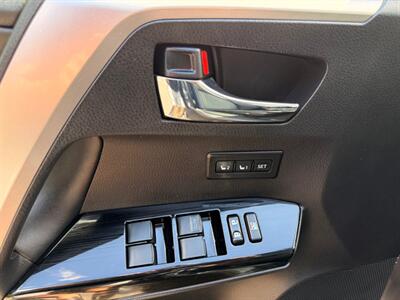 2017 Toyota RAV4 Hybrid Limited - Photo 33 - Gladstone, OR 97027