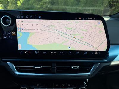 2024 Chevrolet Equinox EV LT - Photo 17 - Gladstone, OR 97027