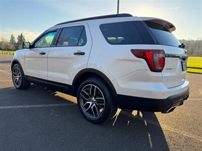 2016 Ford Explorer Sport   - Photo 3 - Gladstone, OR 97027