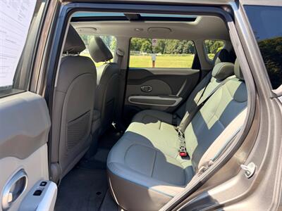 2016 Kia Soul EV Luxury   - Photo 10 - Gladstone, OR 97027