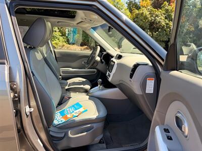 2016 Kia Soul EV Luxury   - Photo 11 - Gladstone, OR 97027