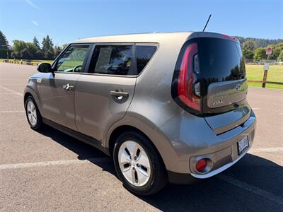2016 Kia Soul EV Luxury   - Photo 3 - Gladstone, OR 97027