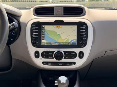 2016 Kia Soul EV Luxury   - Photo 61 - Gladstone, OR 97027