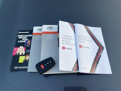 2024 Toyota RAV4 Hybrid XLE   - Photo 22 - Fremont, CA 94536