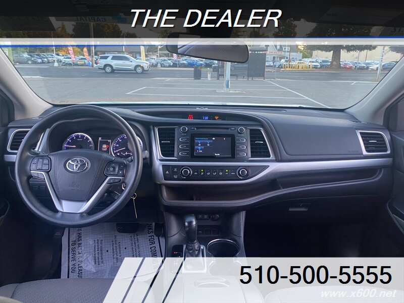 2018 Toyota Highlander LE  