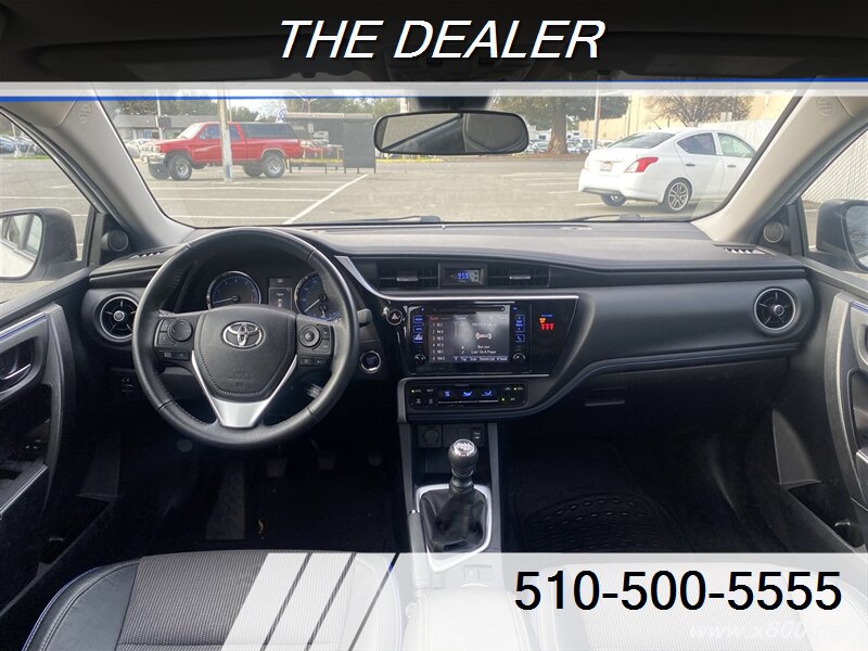 2018 Toyota Corolla SE  