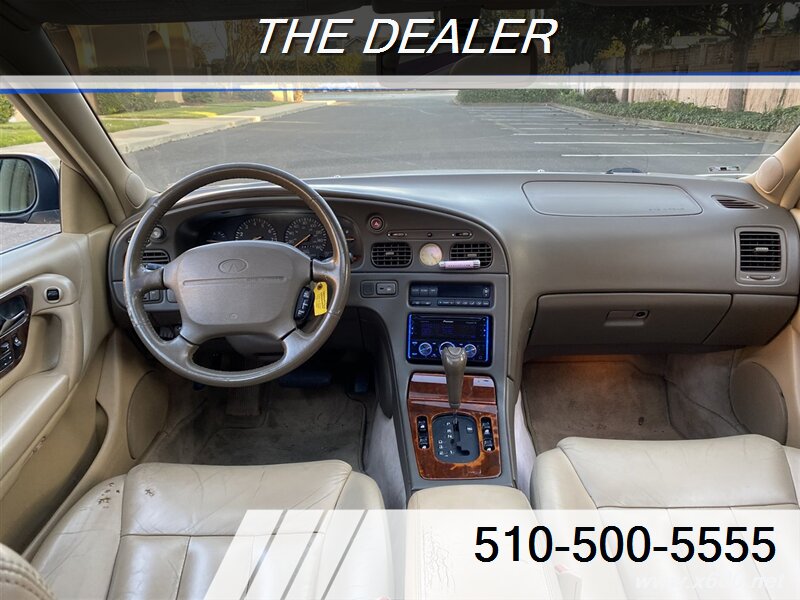 1995 INFINITI Q45 A  